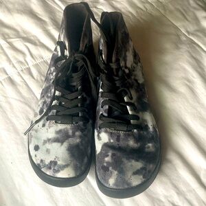 NOBULL canvas trainers M 5.5 W 7 tie dye